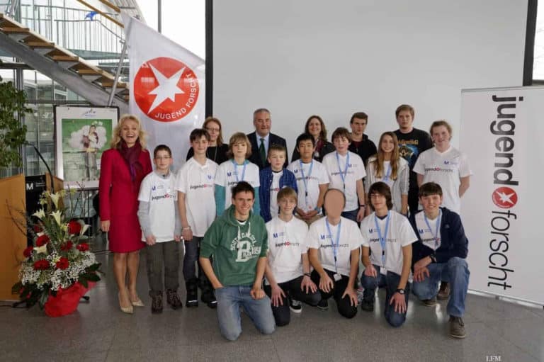 Jungforscher für Experimente und Forschungsarbeiten ausgezeichnet