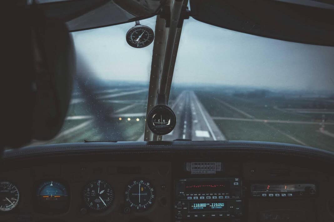Landung aus der Sicht im Cockpit