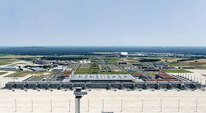 Passagierzahlen an Berliner Flughäfen brechen ein Flughafen Berlin-Tegel