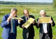 Minister Schmidt bei Bioindikatoren am Flughafen Köln Bonn