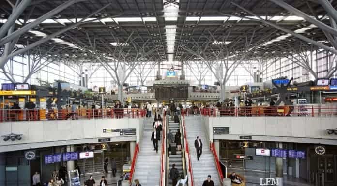 Automatischer Bordkartenscan in Stuttgart