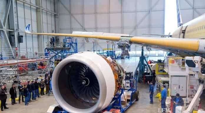 Trent XWB-Triebwerke am ersten A350 MSN001 montiert
