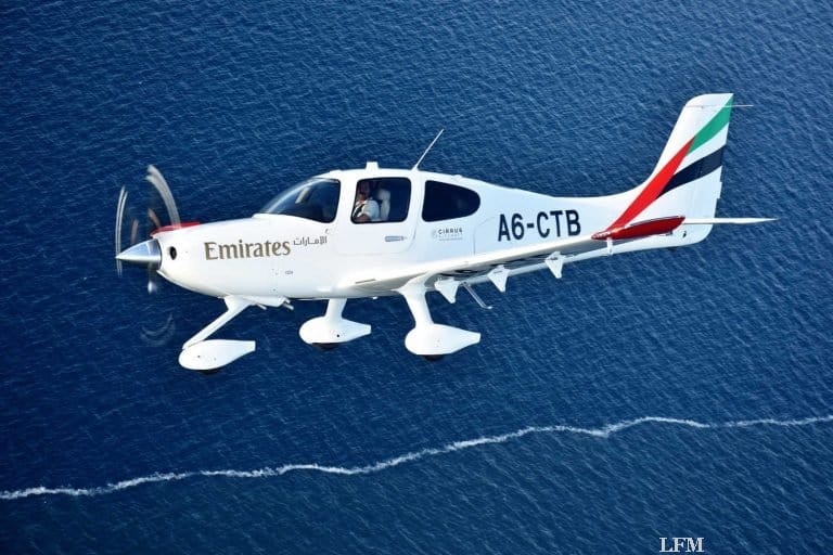 Cirrus SR22 G6 und Phenom 100EV für Emirates-Flugschule