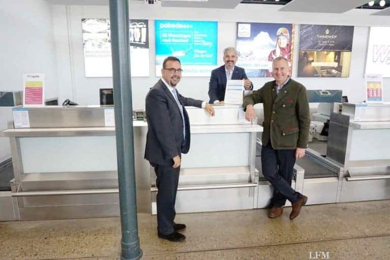 Ex-Botschafter von Russland am Flughafen Memmingen