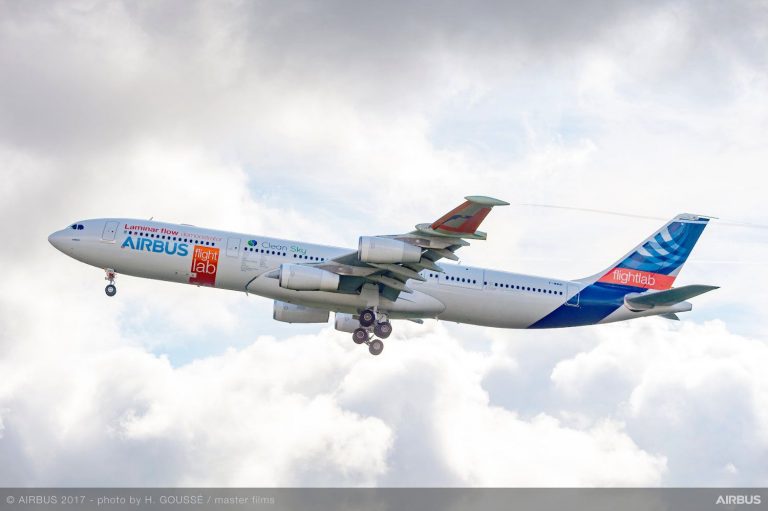 A340-300 hebt mit laminarem Testflügel ab