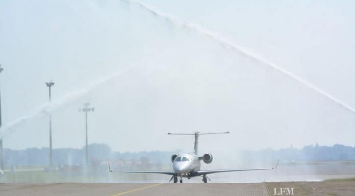 Embraer Phenom 300 in Bremen empfangen