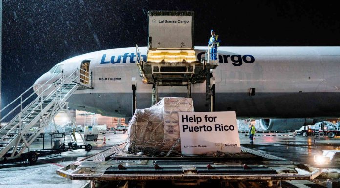 MD-11 der Lufthansa hilft Gemeinden in Puerto Rico
