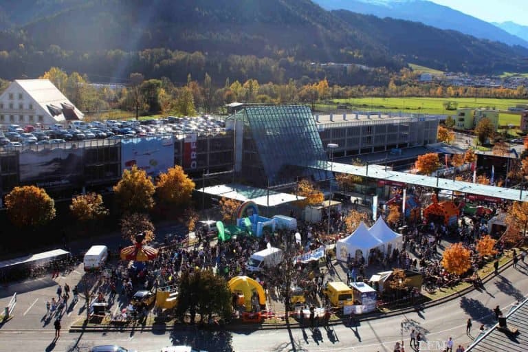 Fest am Flughafen Innsbruck zum Nationalfeiertag in Österreich