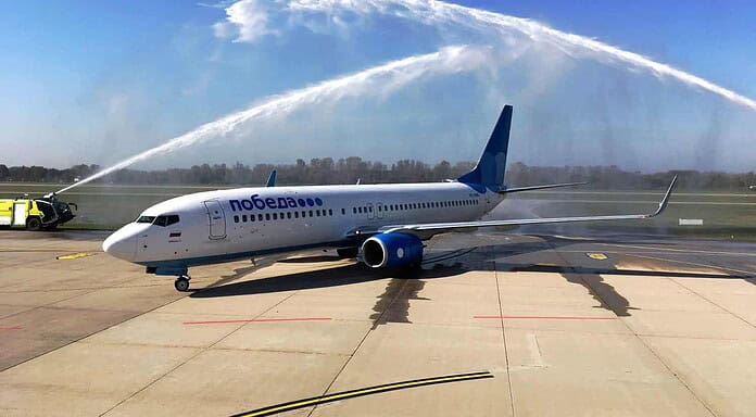 Empfangsfontänen für Boeing der Pobeda aus Russland