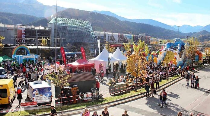 Flughafenfest bescherte 30.000 Besuchern perfekten Herbsttag