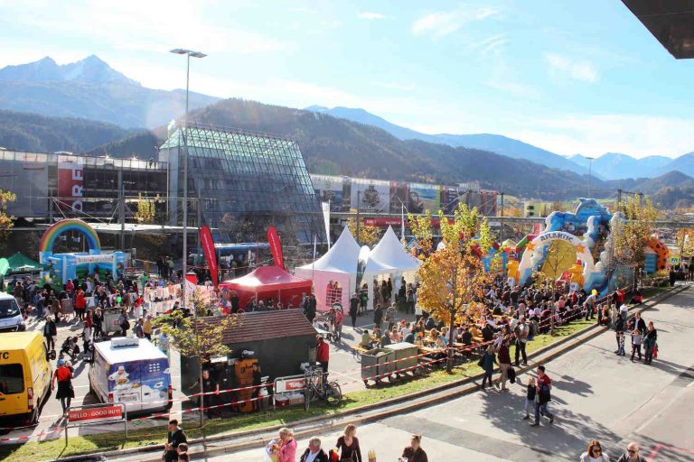 Flughafenfest bescherte 30.000 Besuchern perfekten Herbsttag