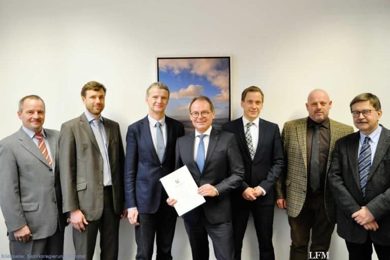 Bezirksregierung Münster überreicht DTM EASA-Zertifikat