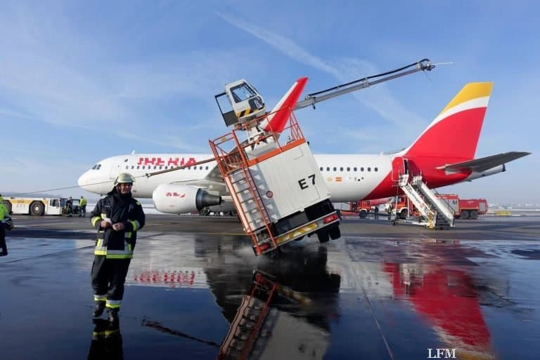 A320 rammte Enteisungsfahrzeuge in München