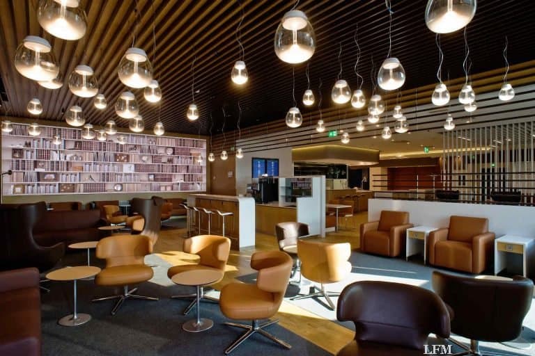 Lufthansa mit Italo-Lounge am Flughafen Mailand