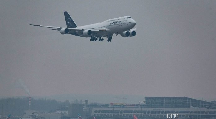 Rundflug durch Deutschland: 747-8 grüßte mit neuem Logo