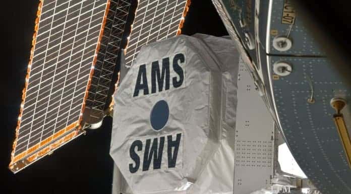AMS-Detektor sucht nach Antimaterie im All