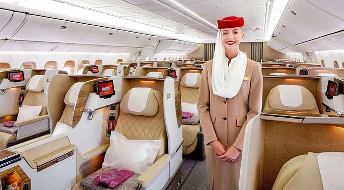 Boeing 777-200LR fliegt jetzt mit neuer Business Class