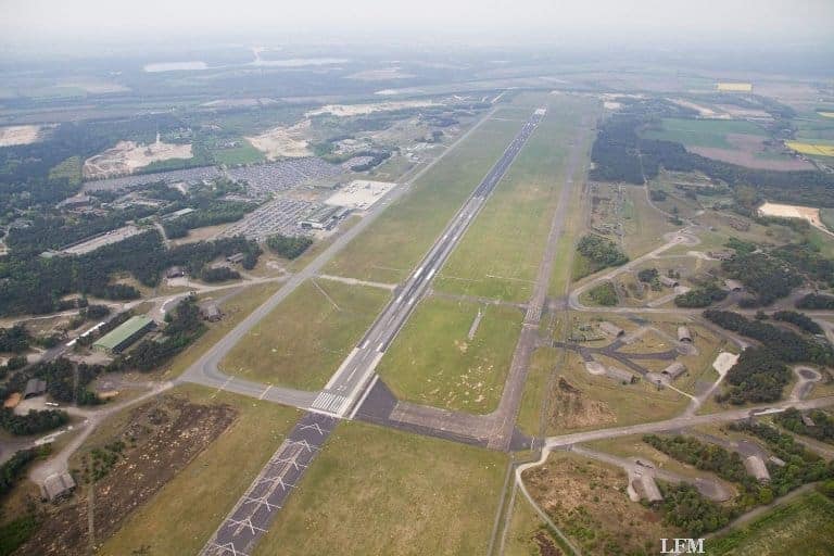 Festival mit Airshow und Kirmes am Airport Weeze