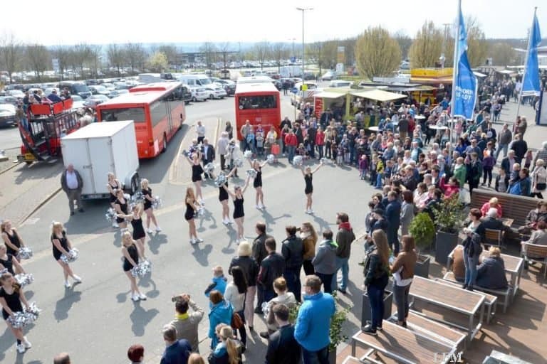 Flughafen PAD feiert Frühling am Sonntag