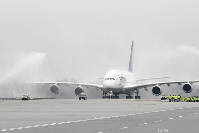 A380 der Lufthansa in München angekommen