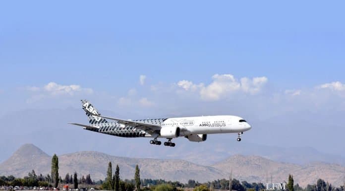 A350-900 MSN002 trifft zur FIDAE in Chile ein