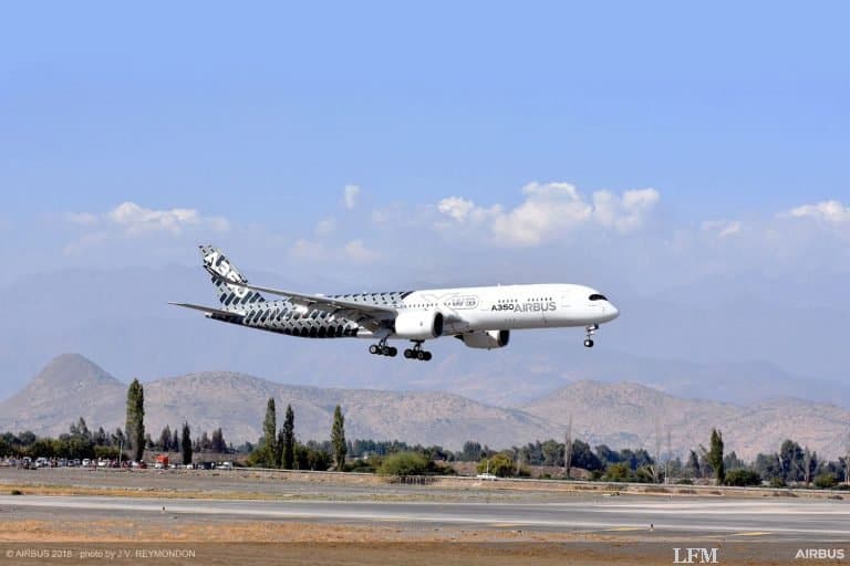 A350-900 MSN002 trifft zur FIDAE in Chile ein