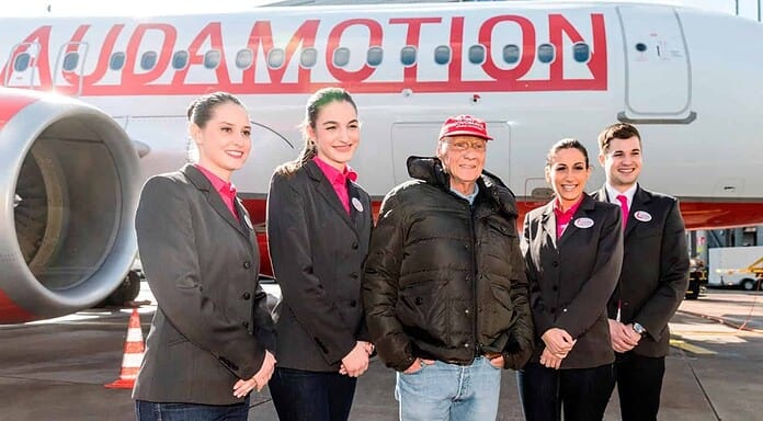Airbus A320 für Laudamotion ab PAD