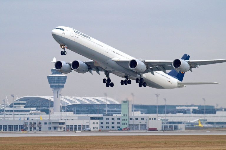 Airbus A340-600 fliegt Urlauber wieder nach Mallorca