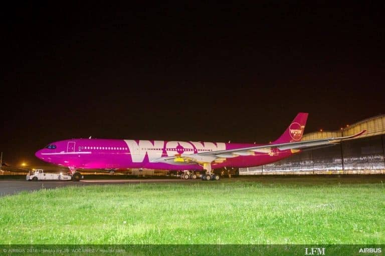 A330neo fertig in Farben für WOW air