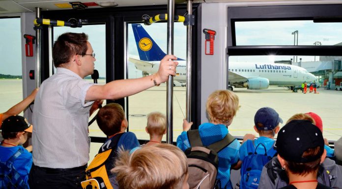 Luftfahrt in Dresden erleben: Flughafen macht Familientag