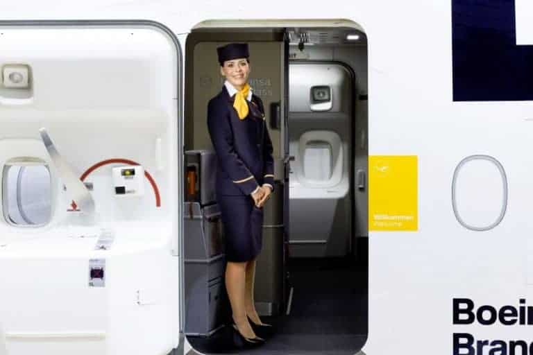 Flugbegleiterin der Lufthansa