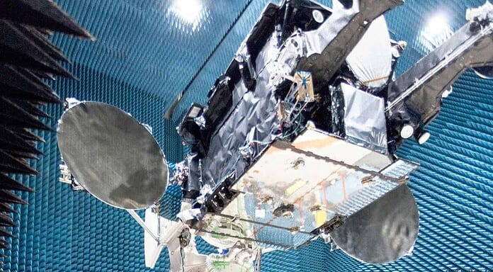 Hispasat 36W-1 kommuniziert 1a seit einem Jahr