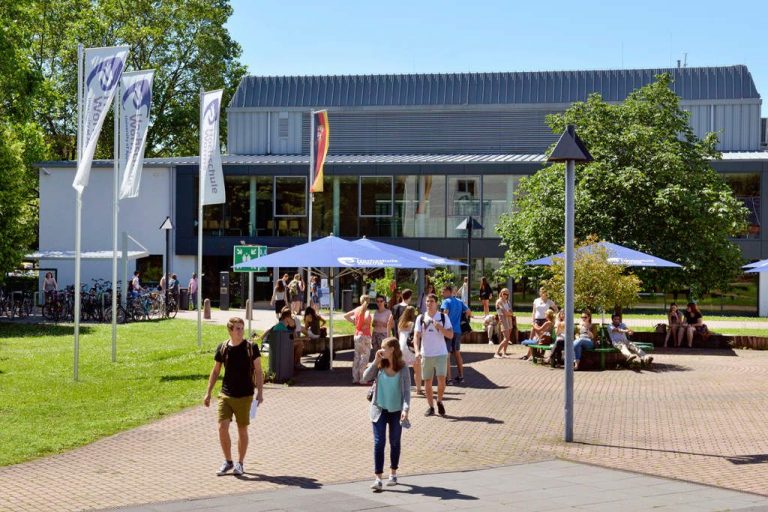 Fluglotse mit BWL als Studium in Worms