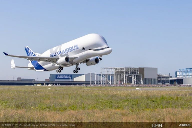 Riesenfrachter BelugaXL startet zum ersten Mal