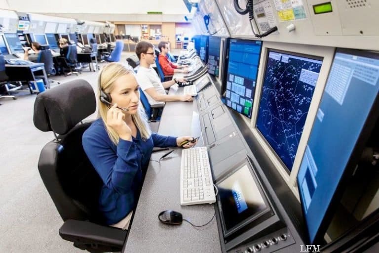 Ausbildung zum Fluglotsen in Wien sucht Bewerber