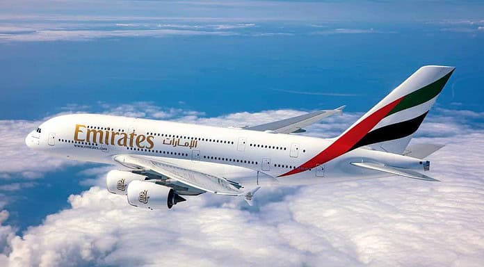 A380 von Emirates fliegt Premiere nach St. Petersburg