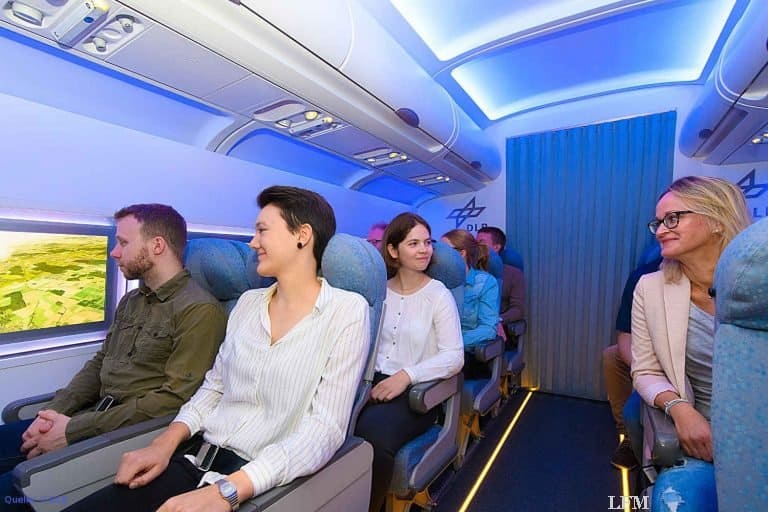 DLR testet Passagiere im Flugzeug ohne Fenster