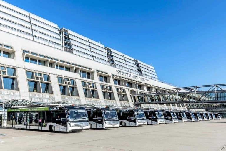 Stromer komplett bei Busflotte auf dem Vorfeld