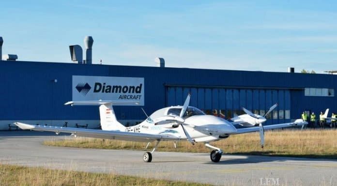Siemens fliegt in DA40 mit seriellem Hybridantrieb