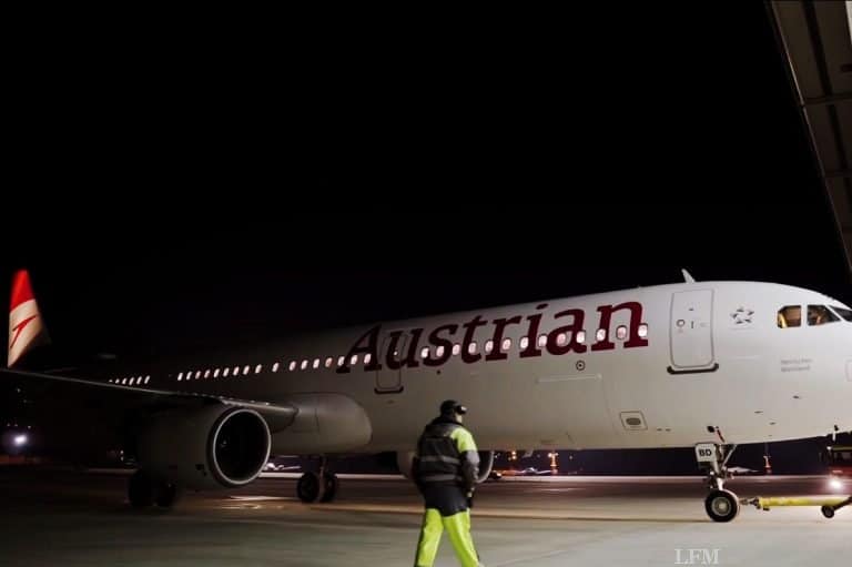 Austrian Airlines brandet A321 mit neuem Logo