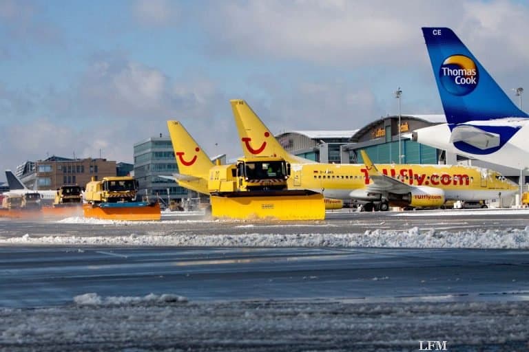 Vom Büro aufs Vorfeld: Winterdienst-Crew bereit