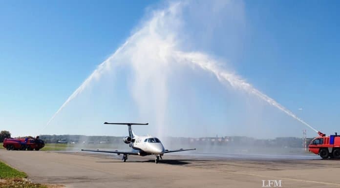 Business Jet Embraer Phenom 100 E am Bodensee
