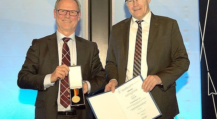 DGLR ehrt „Mr. Sentinel“ Prof. Volker Liebig
