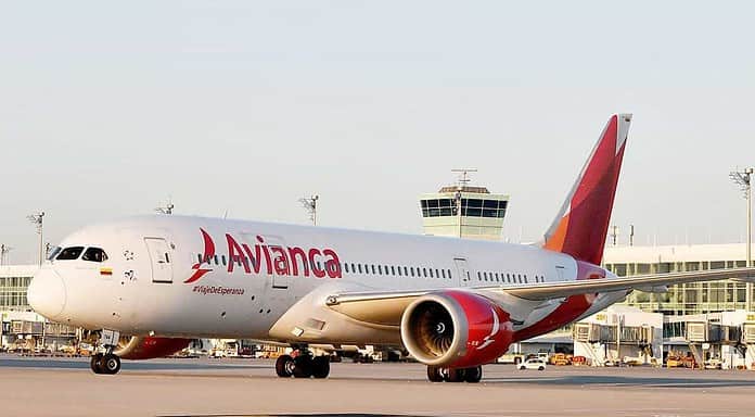 Avianca kommt mit Dreamliner aus Bogota nach München