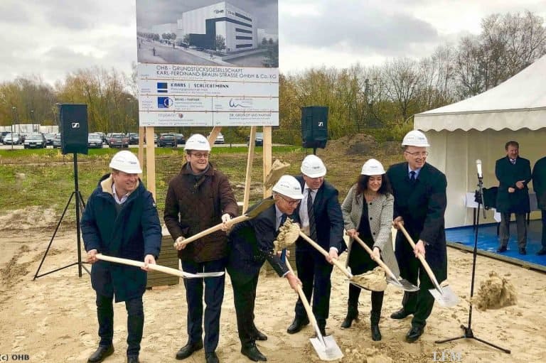 Gedenken und Aufbruch beim Bremer Satellitenbauer OHB