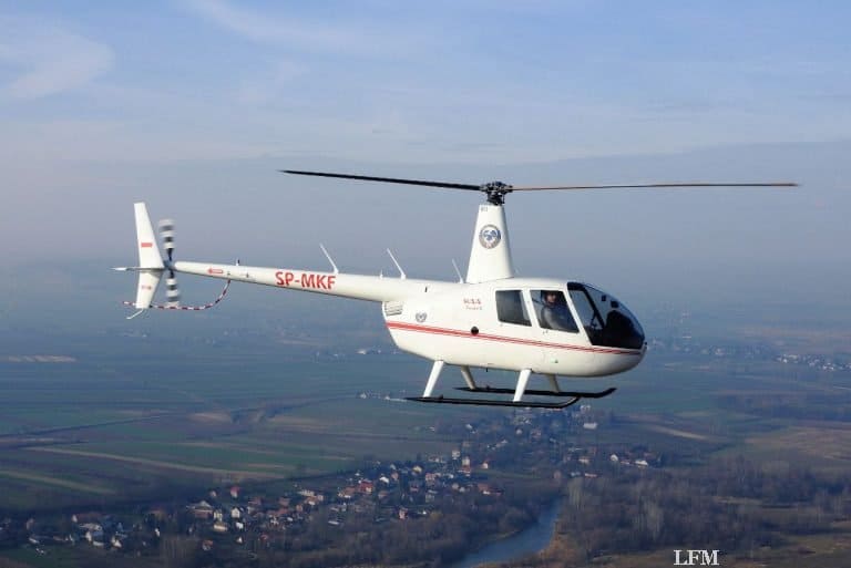 R44 für Militär-Flugschüler in Polen übergeben