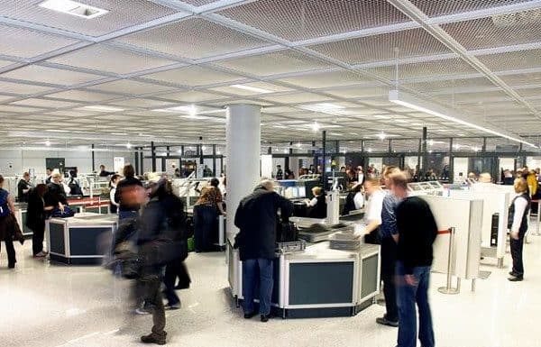 Streikexzess am Dienstag: Luftverkehr lahmgelegt Warnstreik am Flughafen
