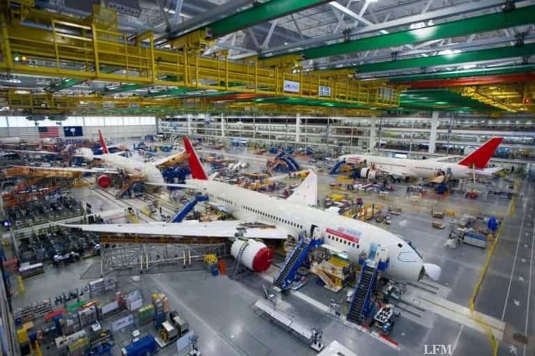 Boeing liefert ersten 787-Dreamliner bei gesteigerter Produktionsrate