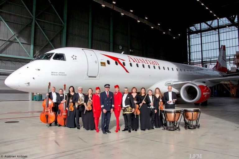 Strauss-Orchester Namenspatron für AUA Embraer OE-LWO