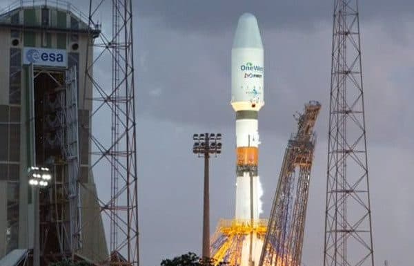 Soyuz bringt erste OneWeb-Satelliten ins All